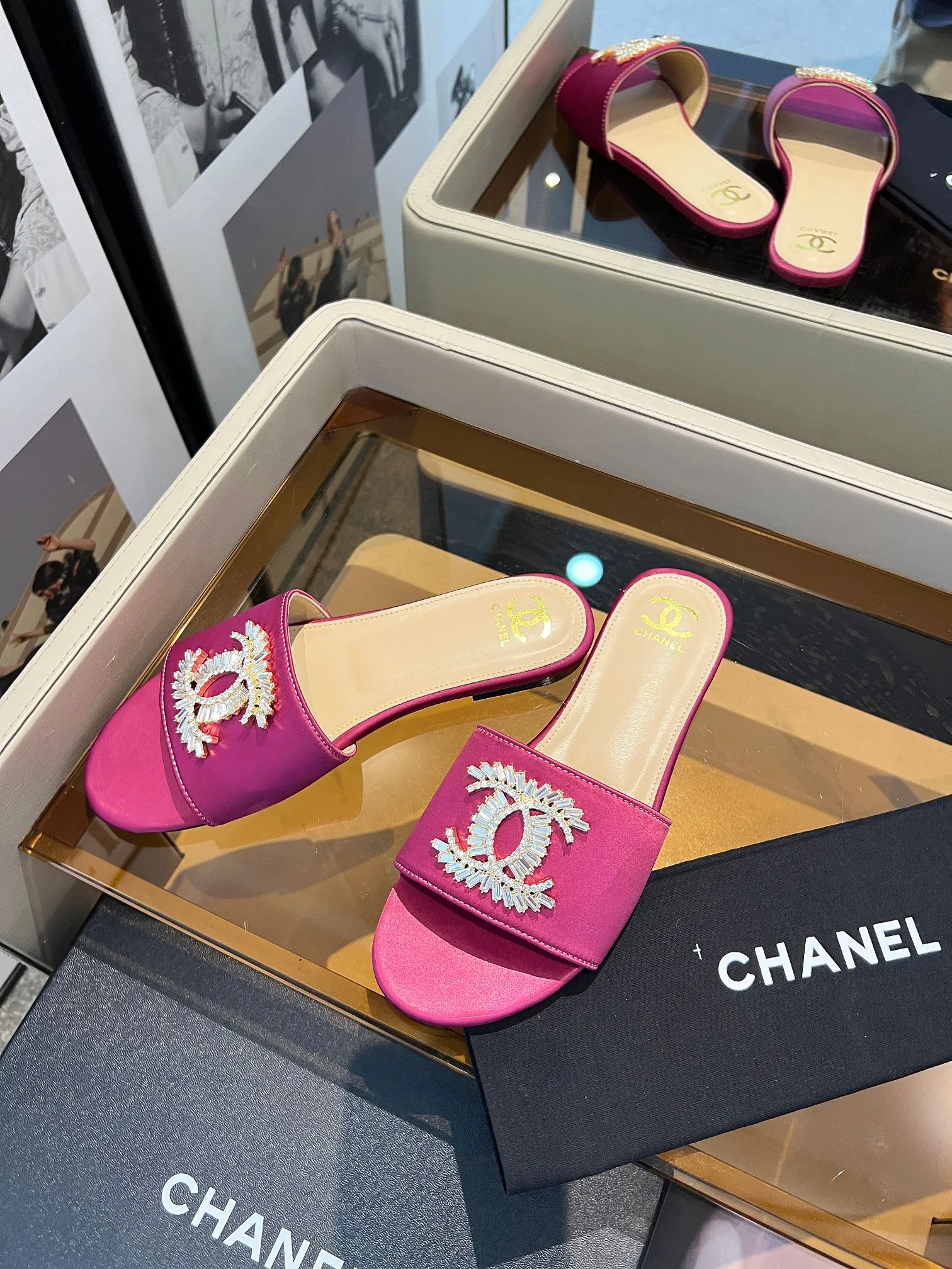 👟👟Ex-factory price 340👟👟 Genuine leather bottom +40 🎉🎉🎉Chanel Xiaoxiang C family sandals series official website synchronization, classic and elegant, casual wear 🌹🌹🌹🌹Original logo~Select imported cowhide and C family custom fabrics, multiple colors for the goddess to choose! ❤️❤️❤️❤️ Code number: 36~40 (customized 35 41 42 43 44 cannot be returned or exchanged)